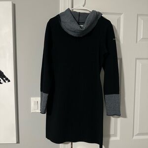 Columbia Black and Gray Long Sleeve Dress